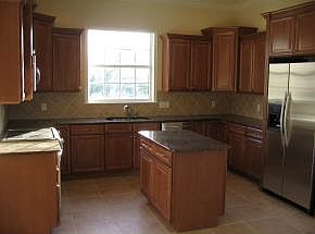 3rd image of 305 River Island St