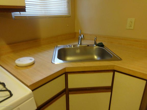 5th image of 48 Corona Ave