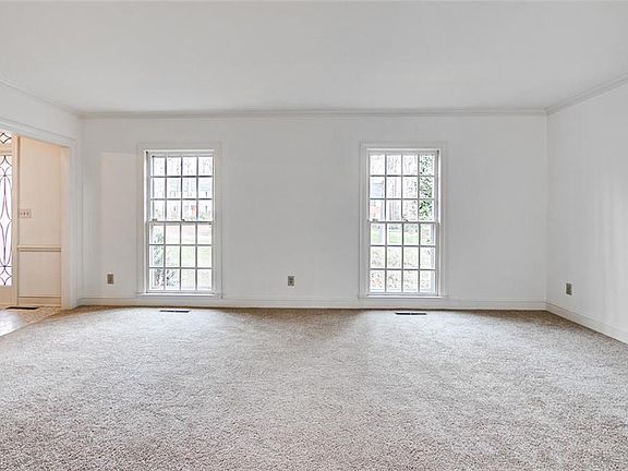 3rd image of 3015 Redford Dr
