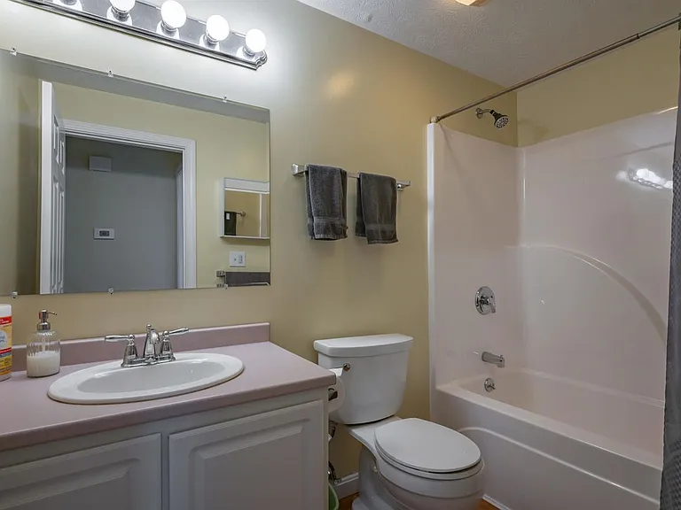 4 Myopia Ln — Photo 26
