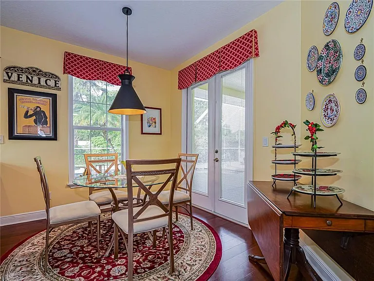 5873 Pine Ridge Cir — Photo 16
