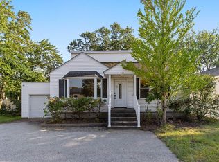 494 Donald St, Bedford, NH 03110