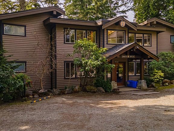 3rd image of 330 Reef Point Rd