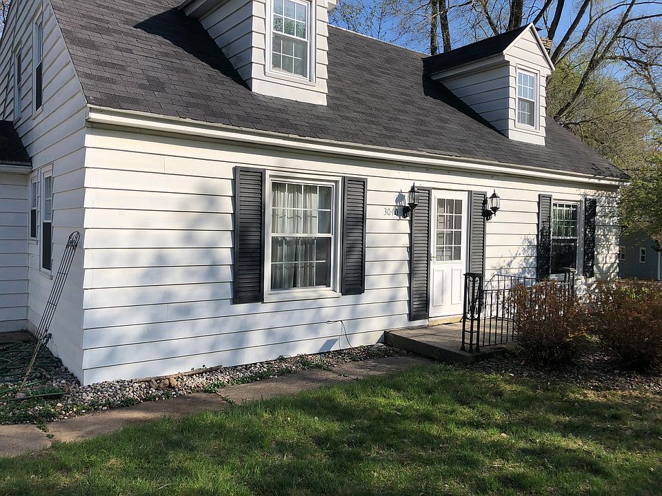 1st image of 3040 Cheney Ave NE