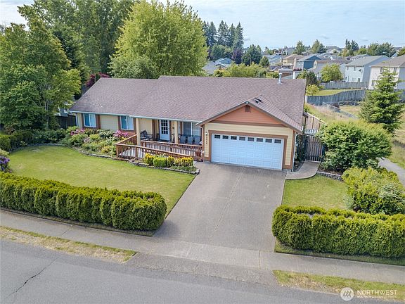 3rd image of 1015 Rockcress Drive SE