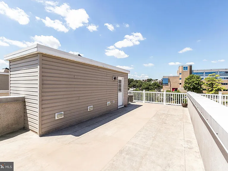 1236 Harbor Island Walk — Photo 46