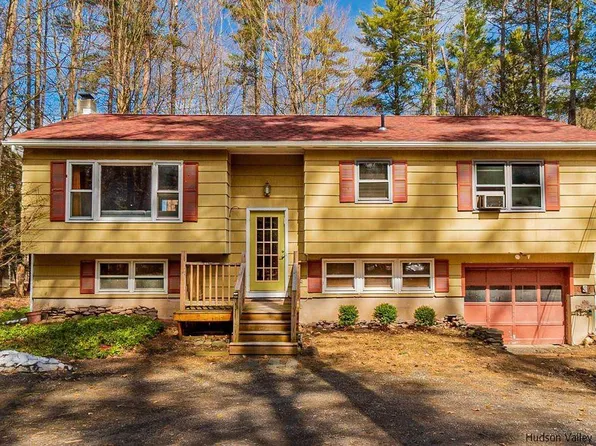 12 Niles Drive, Woodstock, NY 12498