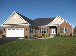30 Stewart Ct, East Aurora, NY 14052
