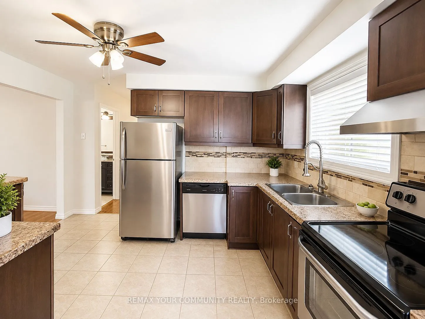 3 bed, $2,200 — Photo 3