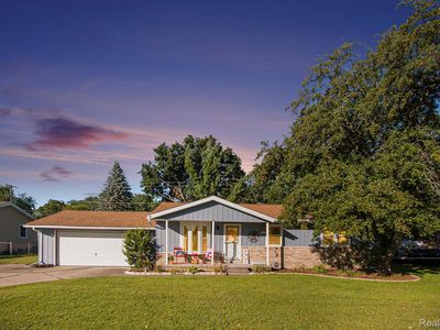 477 Chicago Dr, Howell, MI, 48843