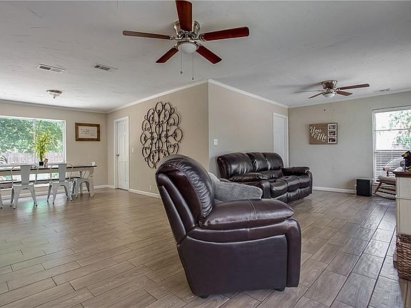 4th image of 6403 Waynewood Ct
