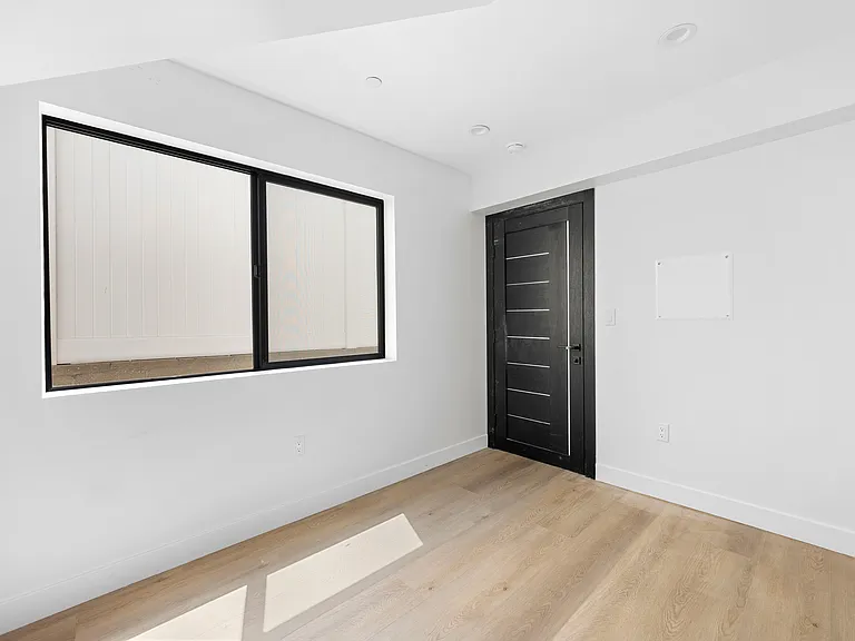 7610 Machrea St #10 — Photo 15
