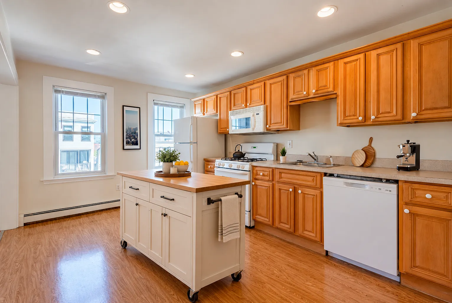 Studio, 650 sqft, $2,575 — Photo 4