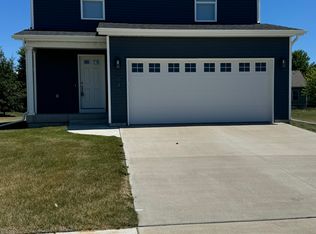 1645 Westport Dr, Davenport, IA 52804