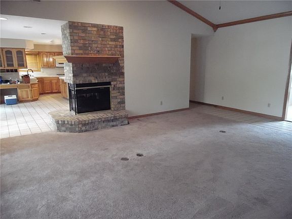 4th image of 29 Stonehenge Dr