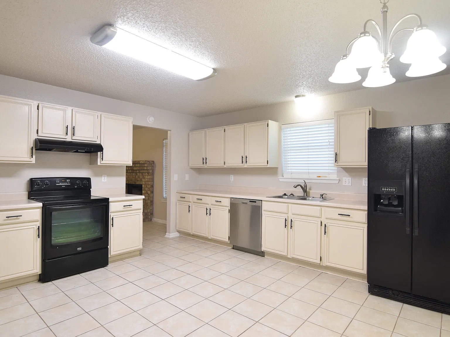 2806 Fieldstone Dr, Killeen — Photo 4