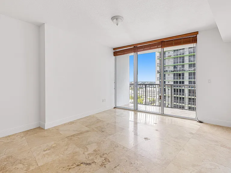 1750 N Bayshore Dr #2409 — Photo 9
