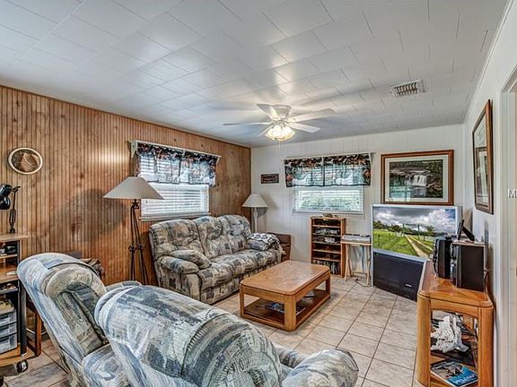 4th image of 28301 SE Highway 42