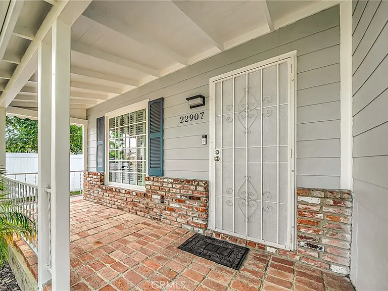 22907 Leonora Dr — Photo 4