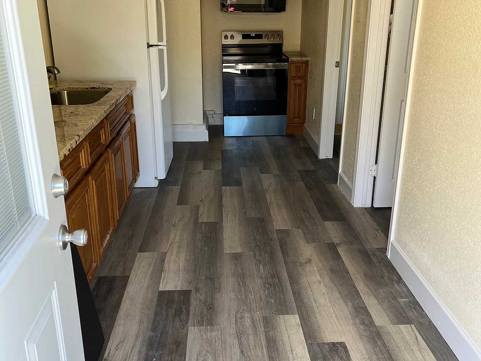 2 bed, 450 sqft, $2,695 — Photo 1
