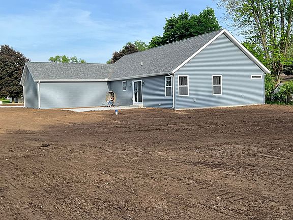 3rd image of 56975 Guernsey Ave