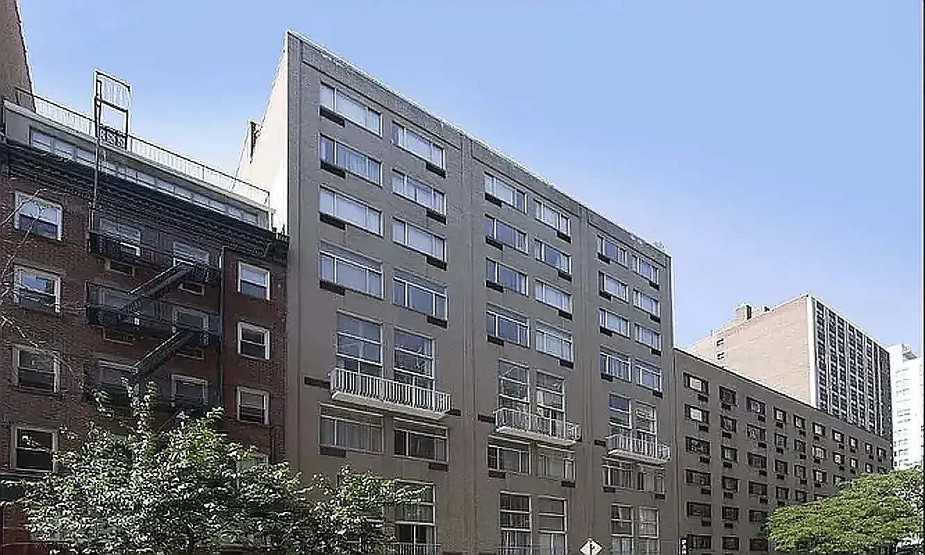 220 East 24th Street — Photo 4