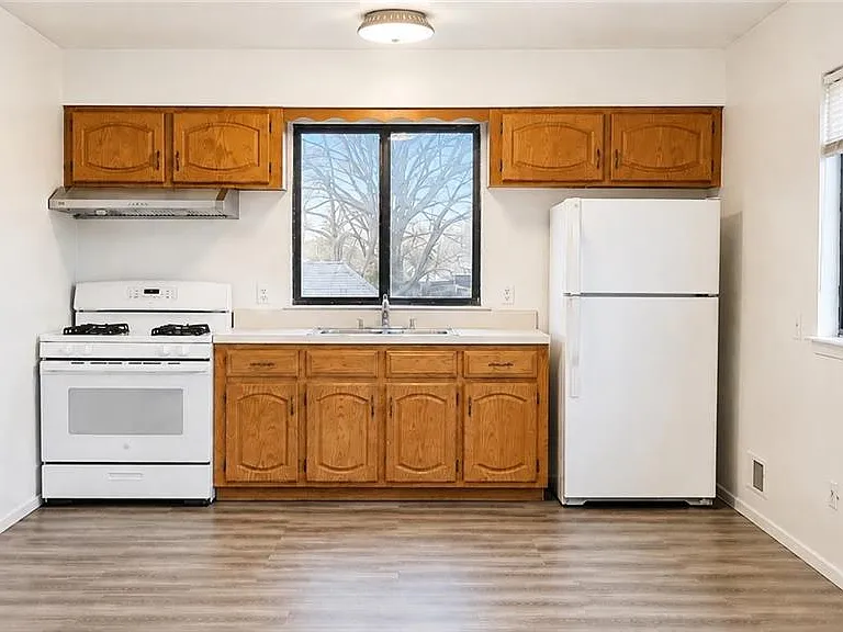 22 Windsor Ct #1 — Photo 3
