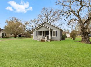 401 Gates Rd, Devers, TX 77538