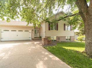 617 25th St SE, Willmar, MN 56201