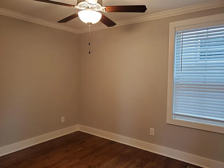 6018 California Ave — Photo 12