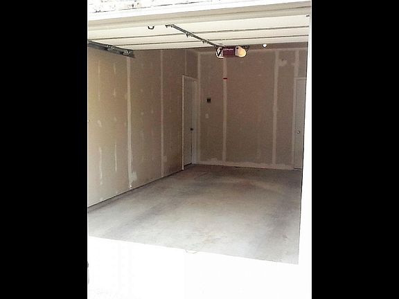 3rd image of 1102 Townhouse Dr