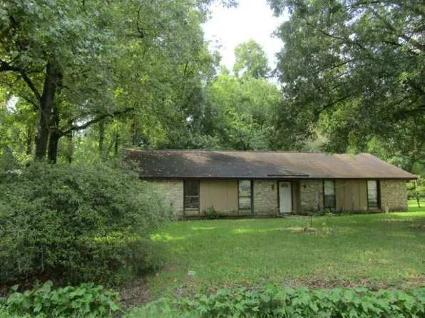 10589 Shadow Lake Dr, Geismar, LA 70734