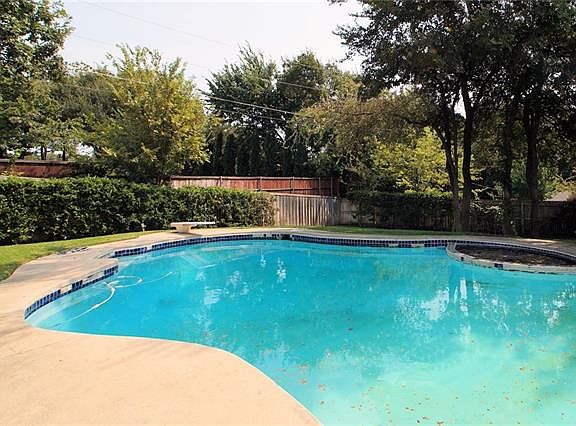 5th image of 228 Oak Forest Dr