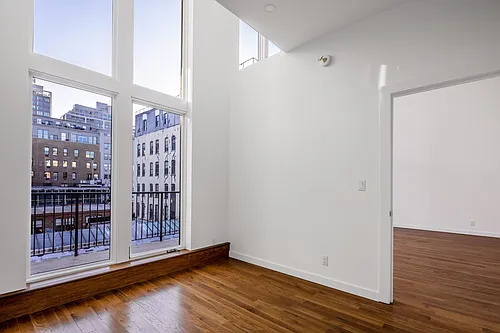 82 John St #3B Photo 1