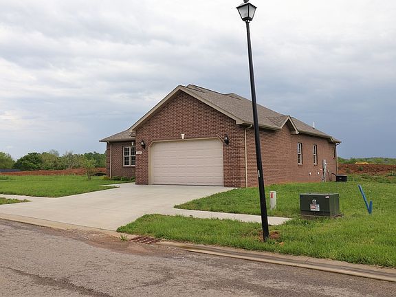 3rd image of 222 Royal Birkdale Ct