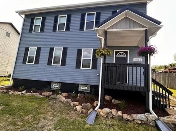 6851 Low St, Mount Pleasant, PA 15666