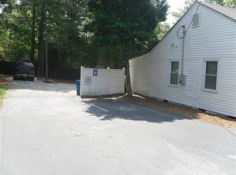 3rd image of 1715 Buford Dr
