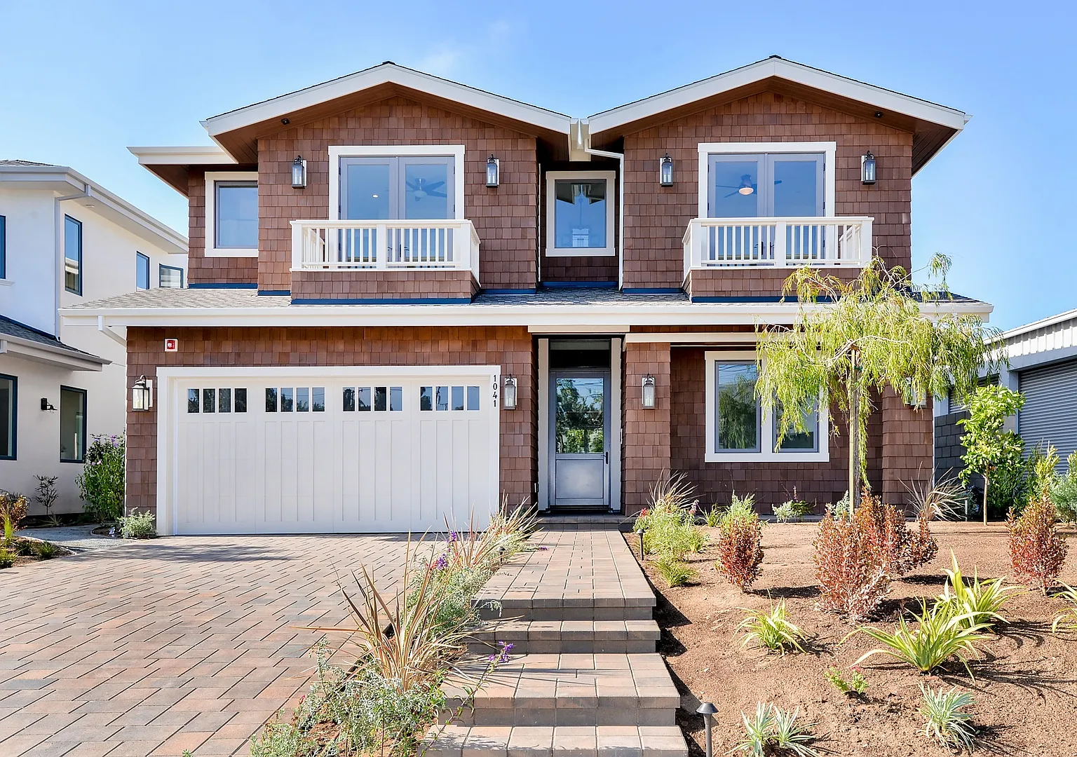 Must See 5 Bedroom, 5 Bath In Manhattan Beach Hill Section + Swimming Pool & Spa + Lovely Backyar... — Photo 3