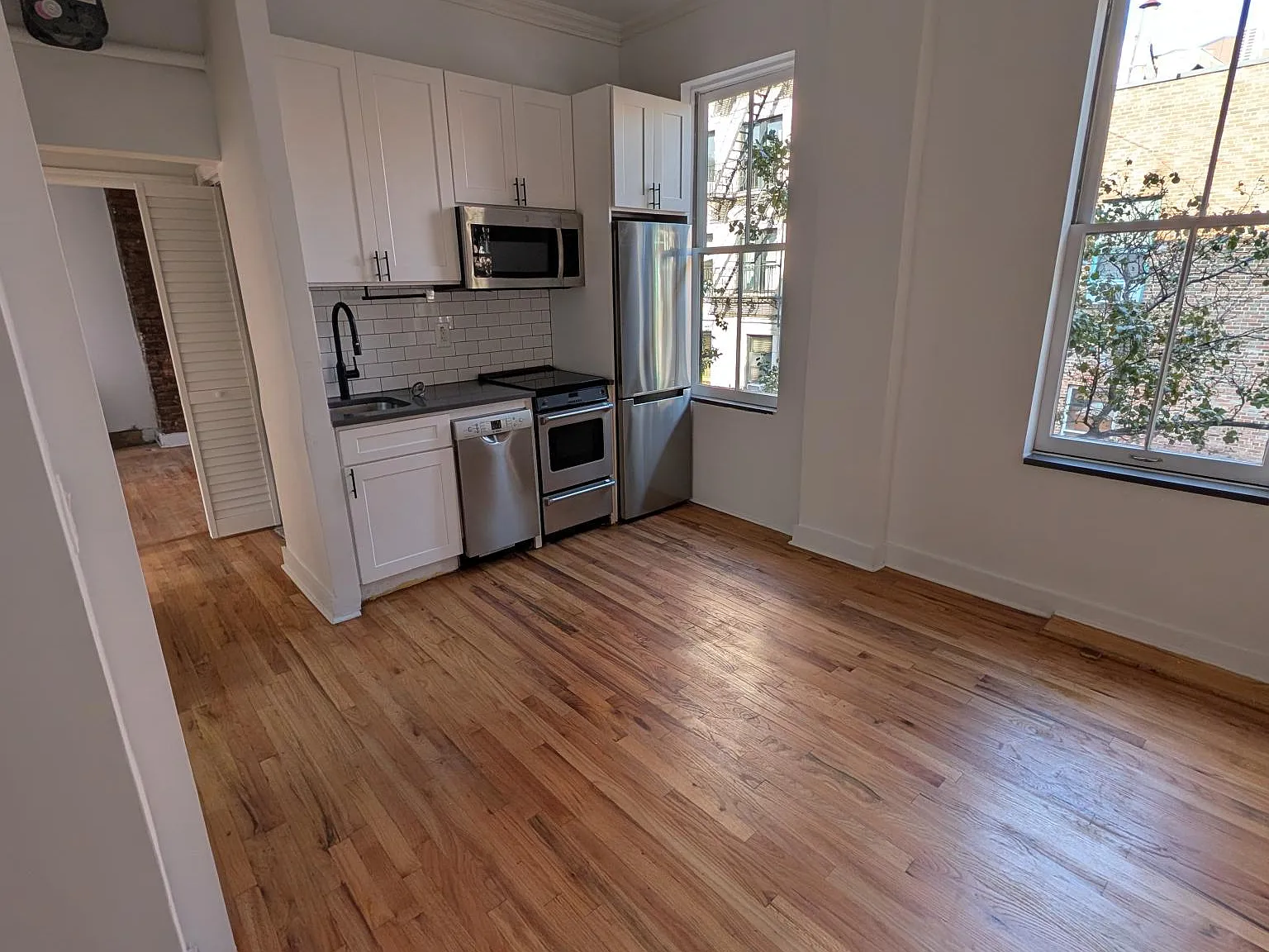 17 Perry Street — Photo 4