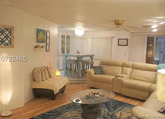 3rd image of 3231 Royal Palm Ct
