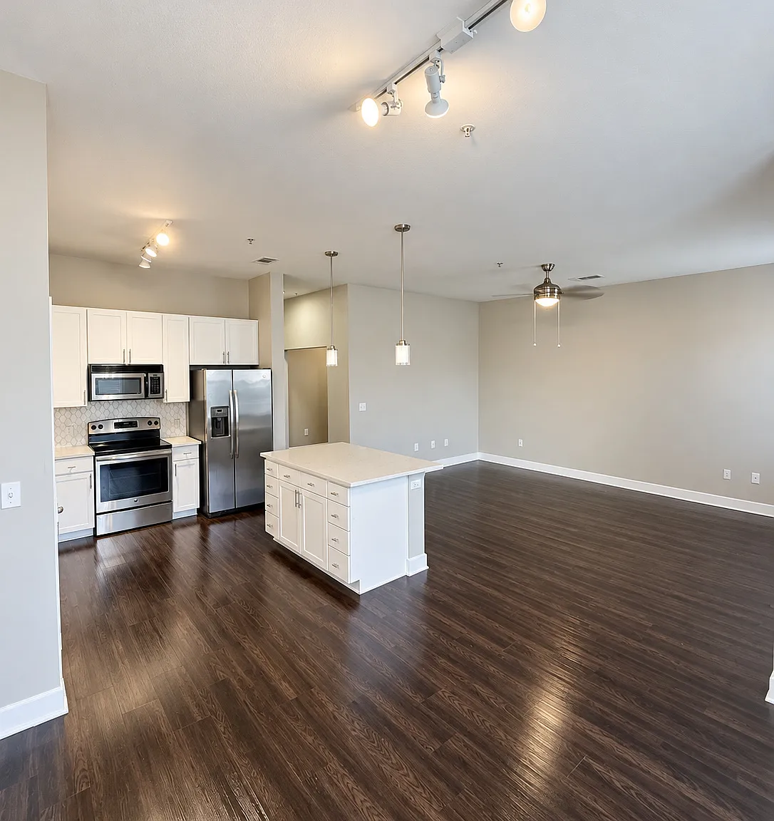 2 bed, 2.5 bath, 1635 sqft, $2,575 — Photo 4