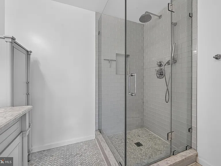 932 Harrison Cir — Photo 22