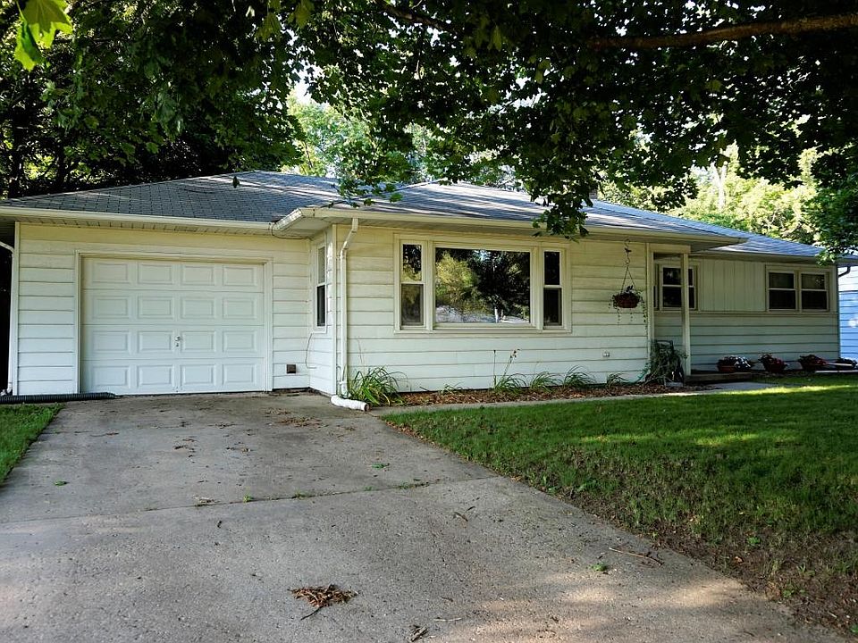 1st image of 1012 W Moreland Blvd