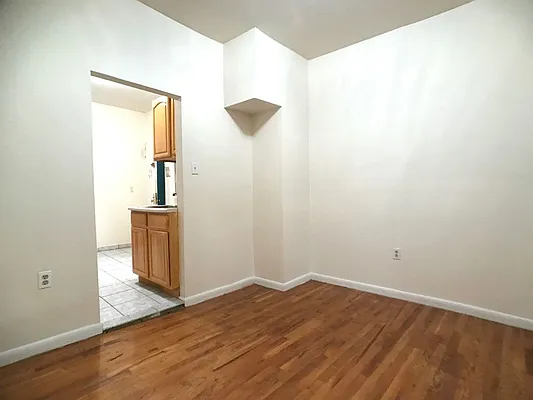 Rented by Sovereign Associates | media 19