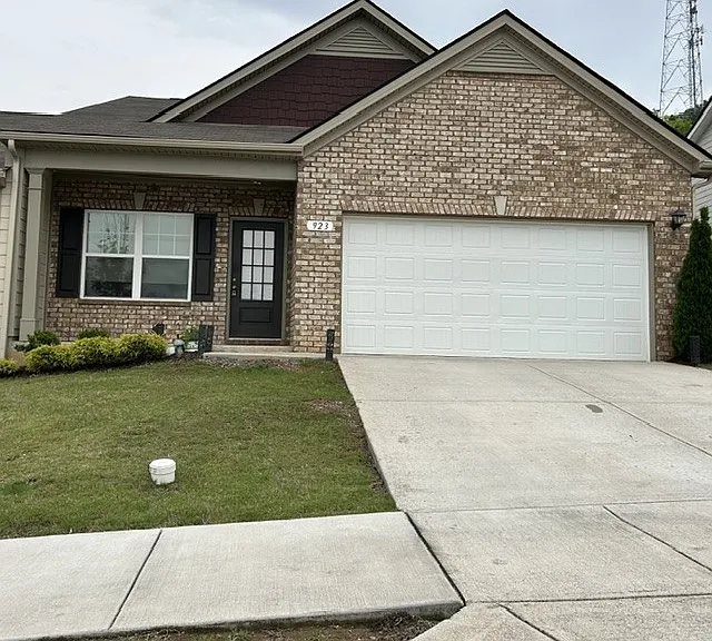 923 Millstream Dr — Photo 1