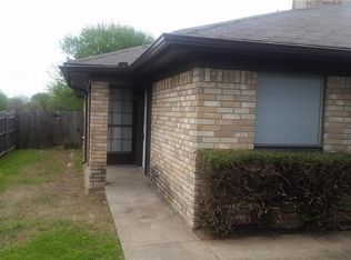6701 Crestmont Ct, Fort Worth, TX 76133