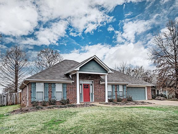 3rd image of 623 Summer Pl