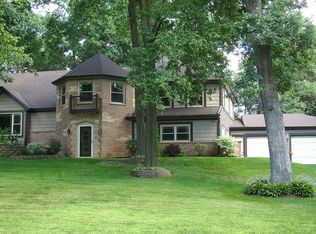 7839 N Gate Rd, Roscoe, IL 61073