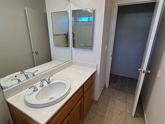 3rd image of 812 N San Miguel Ave