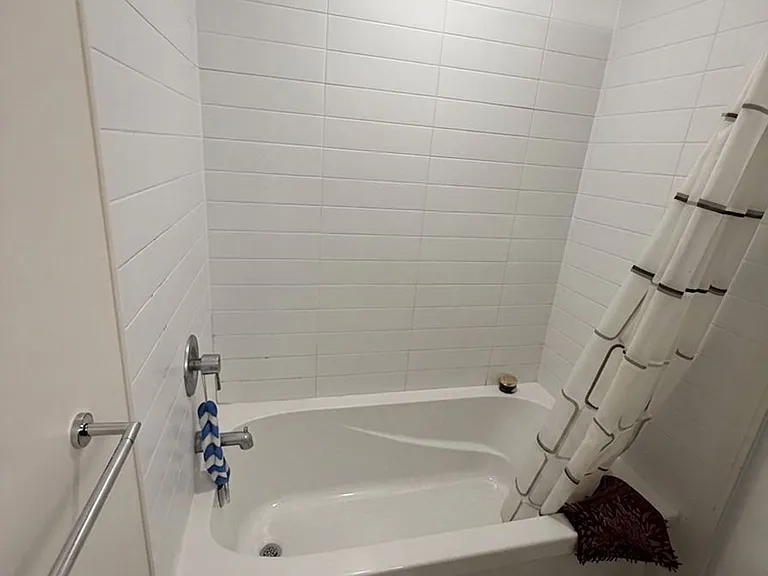 30 Roehampton Ave #2902 — Photo 6
